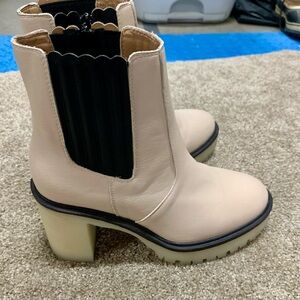 Oasis Society Anastasia heeled Chelsea Boots EUC